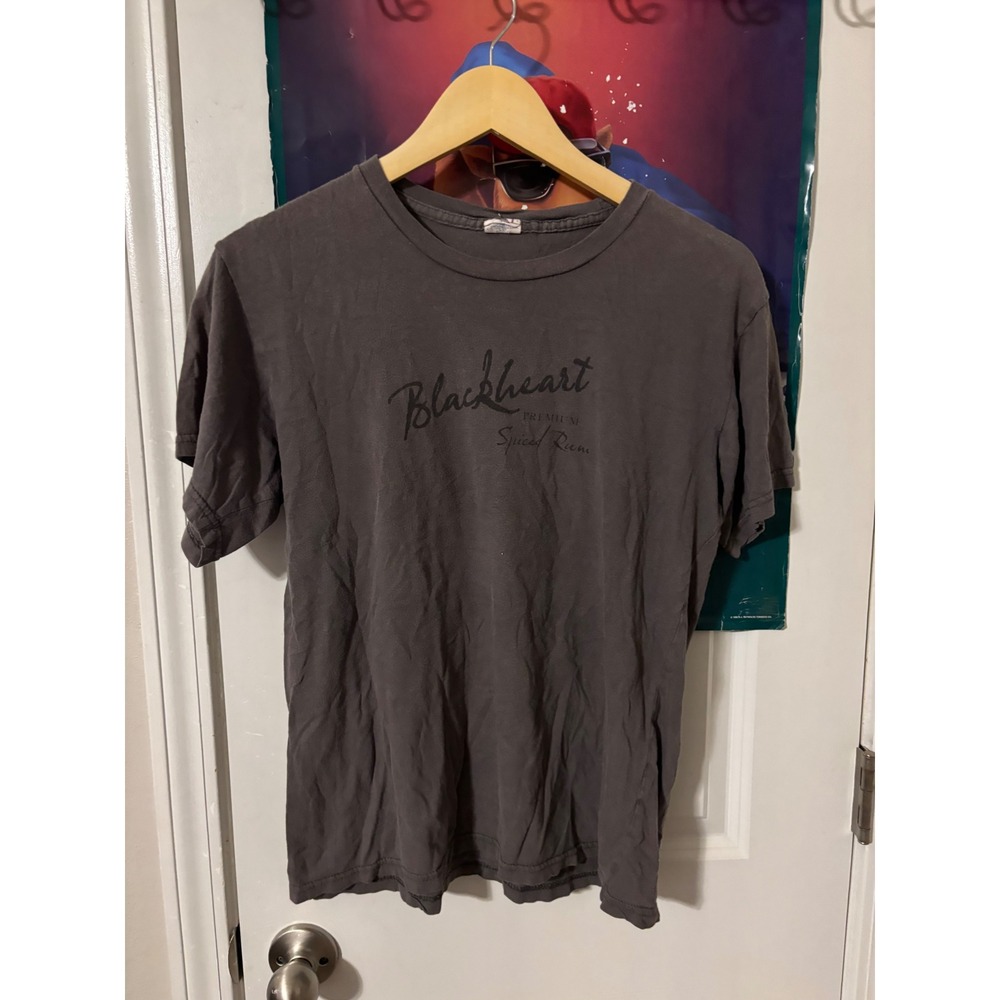 Blackheart Premium Spiced Rum  T Shirt Men Large Pirate Pinup Blackheart Rum